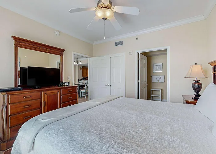 Crystal Shores West 607