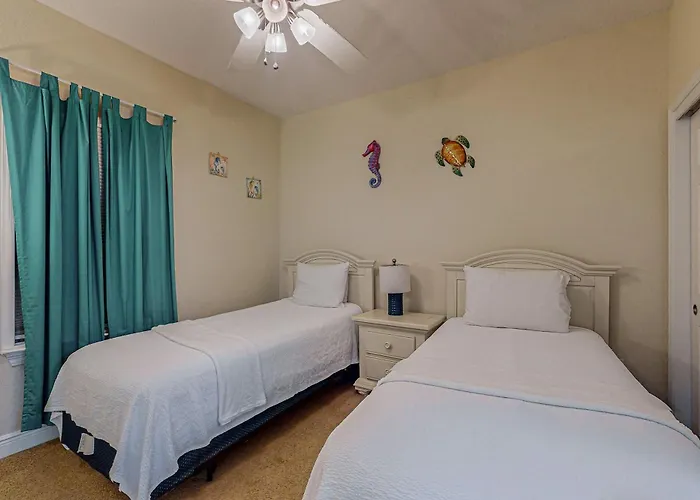 Crystal Shores West 607 *